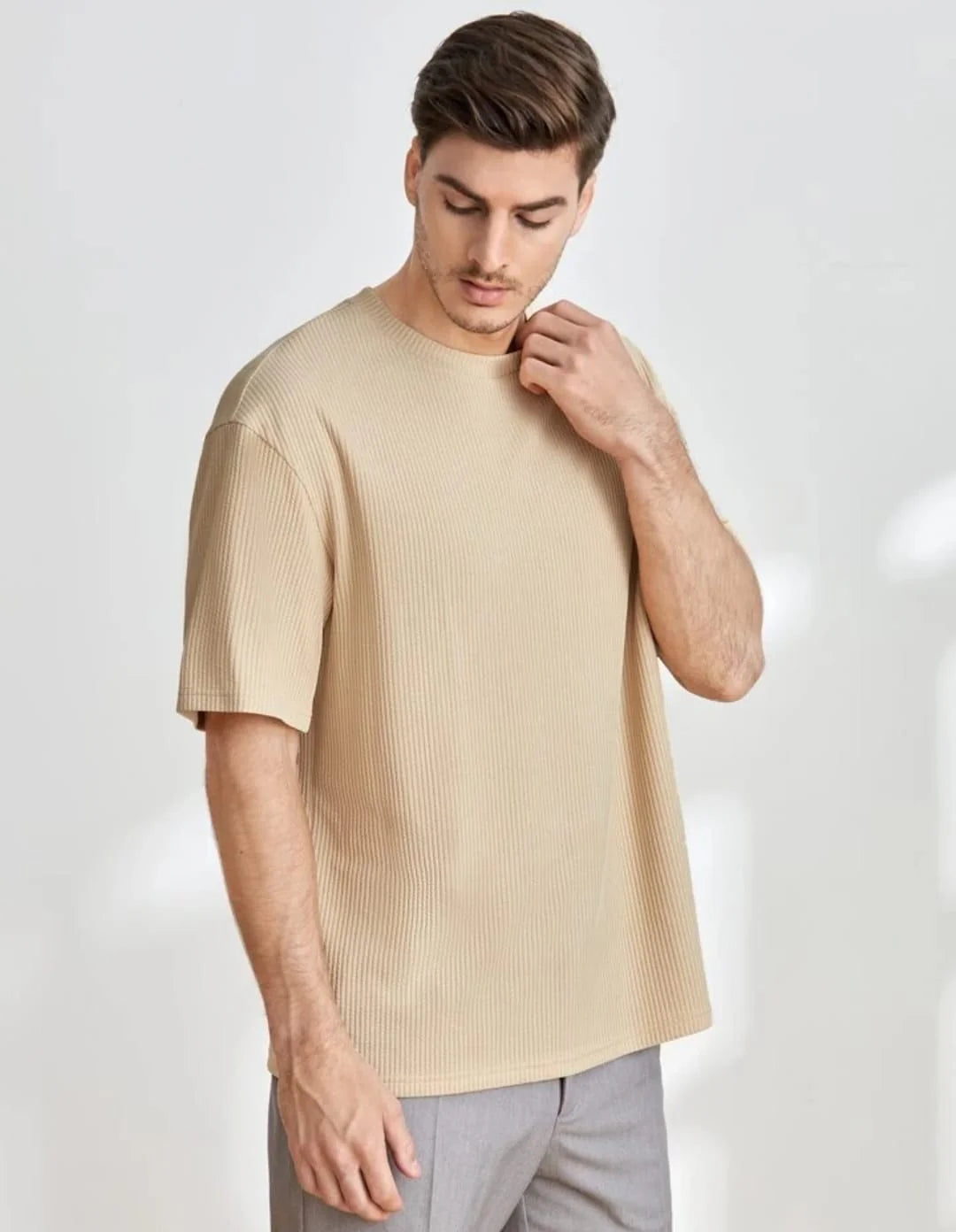 MEN LOOSE SOLID ROUND NECK TEE-Beige